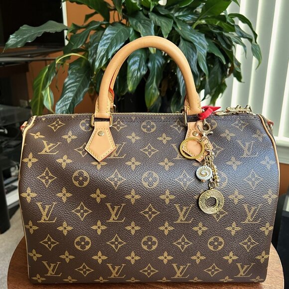 FLOATING RING PENDANT Bag Charm White, Gold Tone ⭕ - Picture 4 of 8